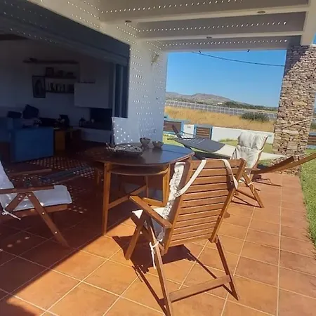 Cristelia Seafront & Pool Βίλα