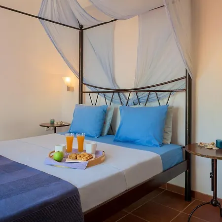 Cristelia Seafront & Pool * Lakhania