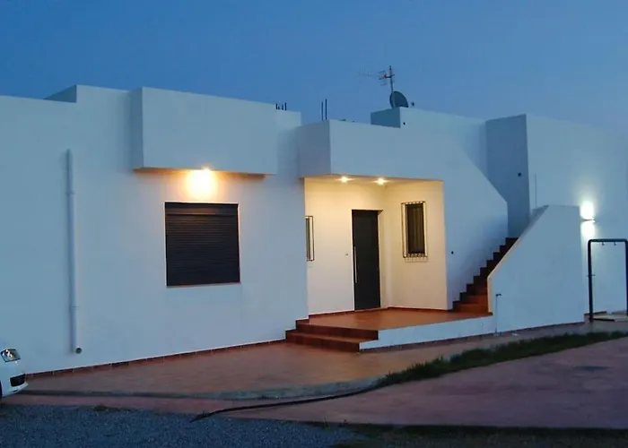 Vila Cristelia Seafront & Pool