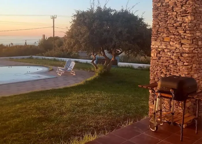 Vila Cristelia Seafront & Pool