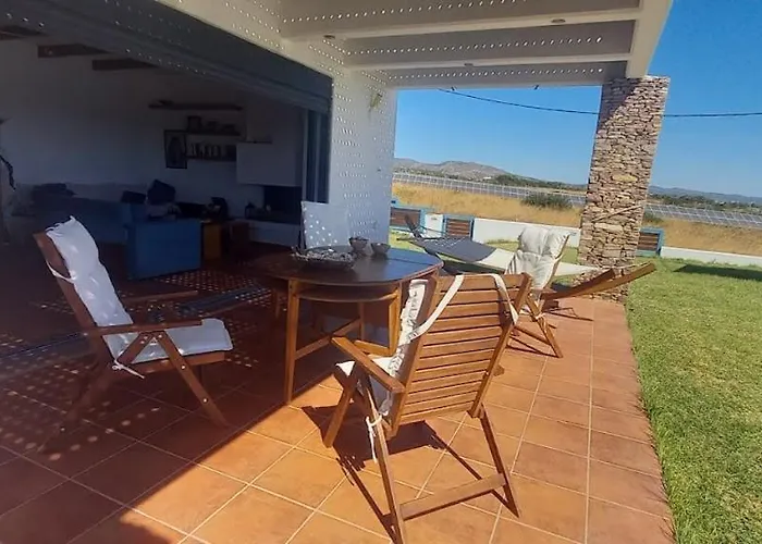 Vila Cristelia Seafront & Pool *