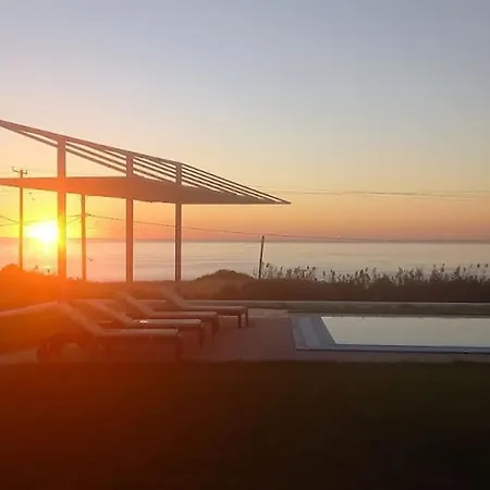 Cristelia Seafront & Pool *