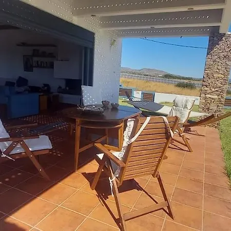 Villa Cristelia Seafront & Pool *
