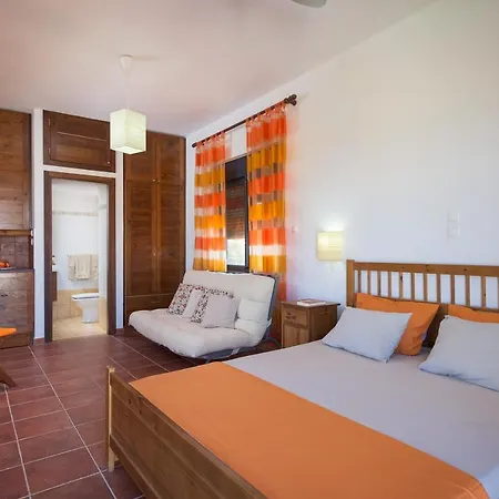 Cristelia Seafront & Pool Villa *