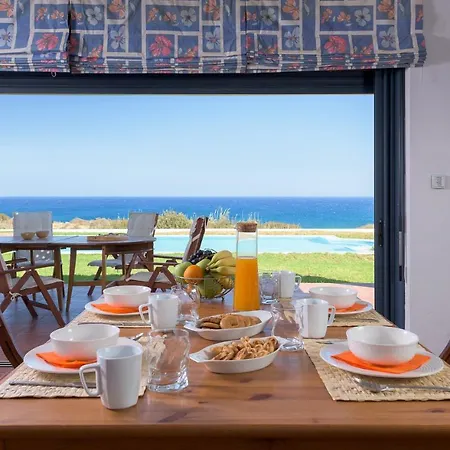 Cristelia Seafront & Pool