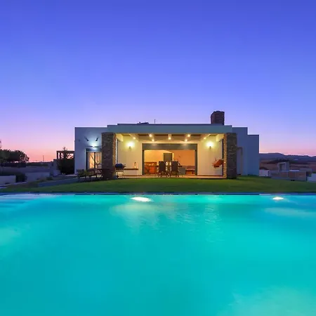 Cristelia Seafront & Pool *