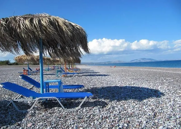 Cristelia Seafront & Pool فيلة