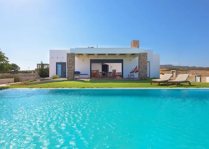 Cristelia Seafront & Pool لاخنيا