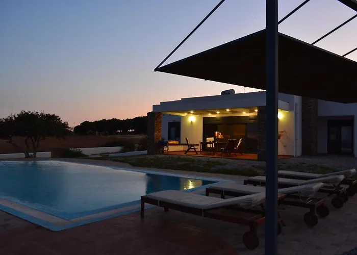 فيلة Cristelia Seafront & Pool لاخنيا