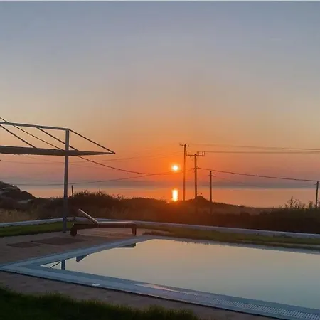 Cristelia Seafront & Pool *