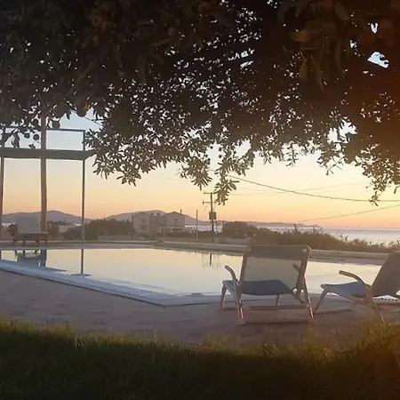 Villa Cristelia Seafront & Pool *