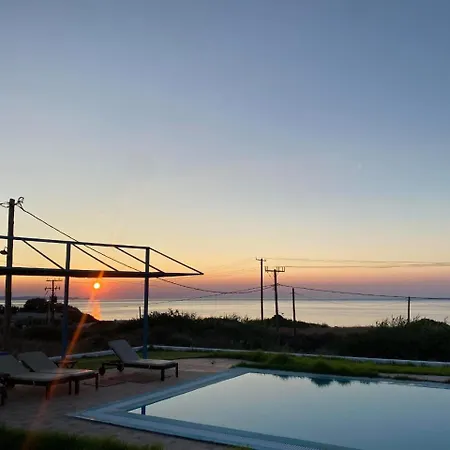 Cristelia Seafront & Pool