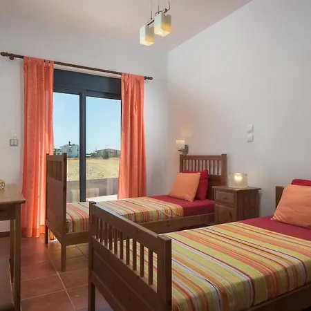 Villa Cristelia Seafront & Pool *