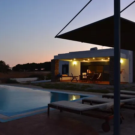 Villa Cristelia Seafront & Pool Lakhania