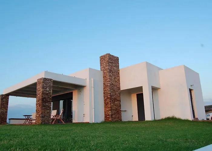 Cristelia Seafront & Pool