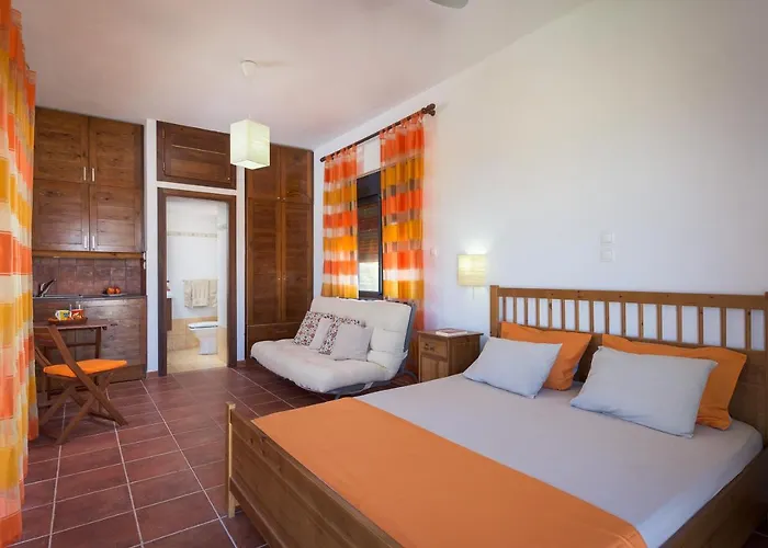 Cristelia Seafront & Pool Villa *