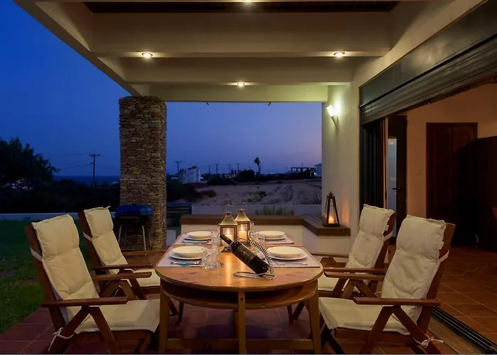 Villa Cristelia Seafront & Pool Lacónia