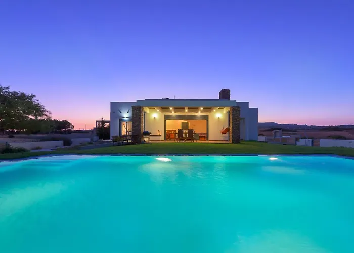 Cristelia Seafront & Pool *