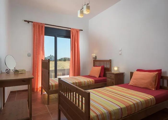 Villa Cristelia Seafront & Pool *